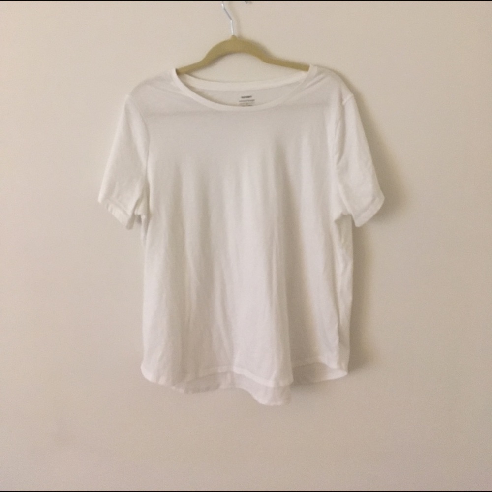 Old Navy plain white T-shirt